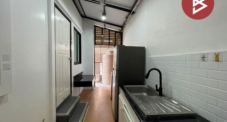 For sale 3 bedrooms townhouse in Phan Thong, Chonburi