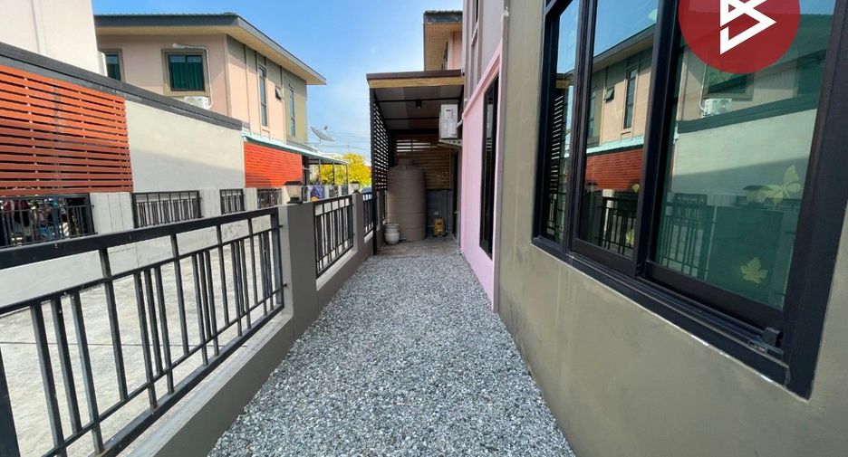 For sale 3 bedrooms townhouse in Phan Thong, Chonburi