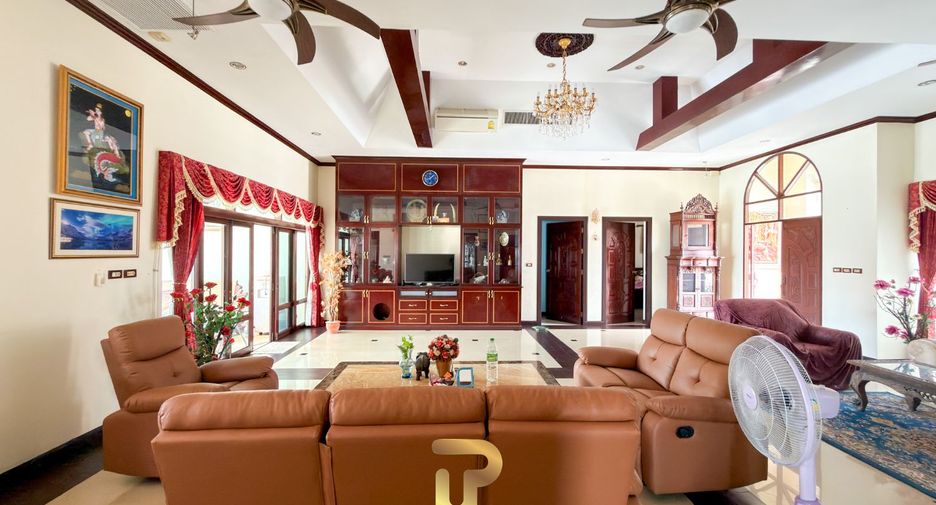 For sale 5 bedrooms villa in East Pattaya, Pattaya