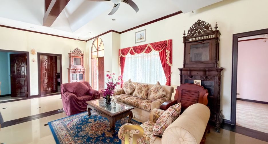 For sale 5 bedrooms villa in East Pattaya, Pattaya