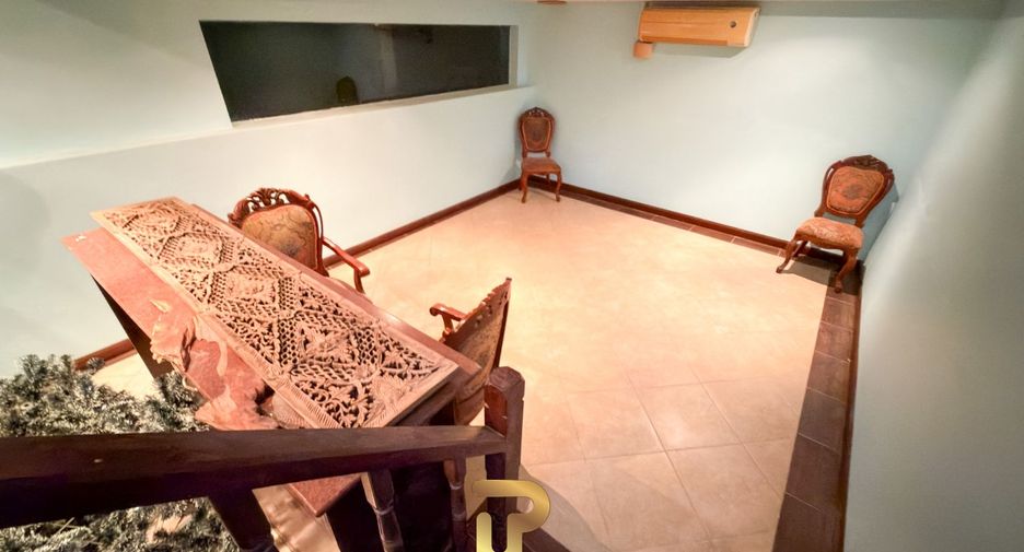 For sale 5 bedrooms villa in East Pattaya, Pattaya