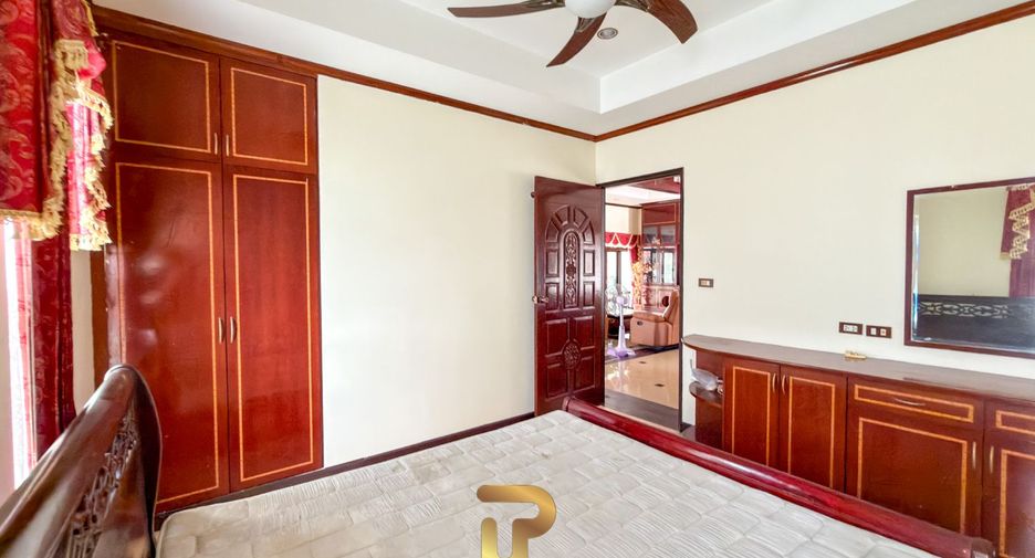 For sale 5 bedrooms villa in East Pattaya, Pattaya