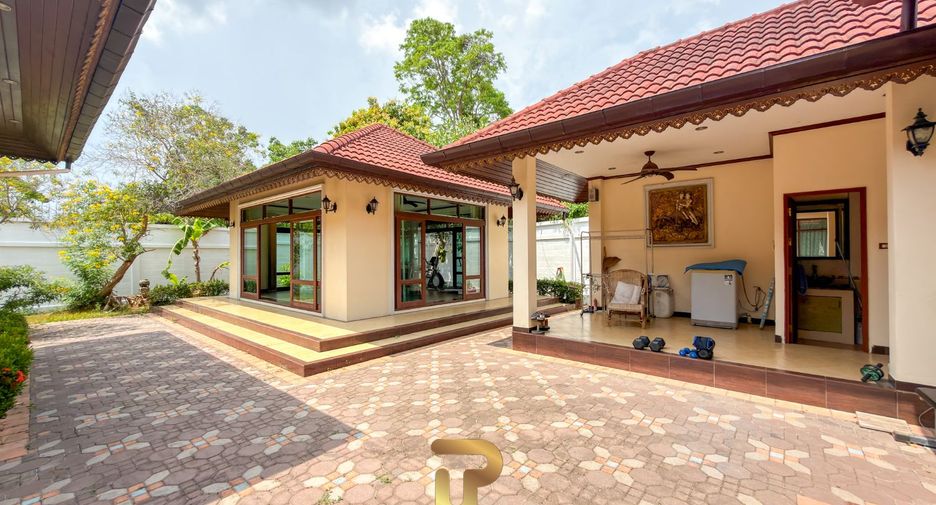For sale 5 bedrooms villa in East Pattaya, Pattaya