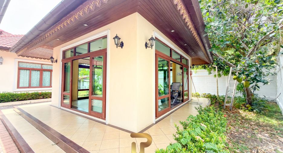 For sale 5 bedrooms villa in East Pattaya, Pattaya