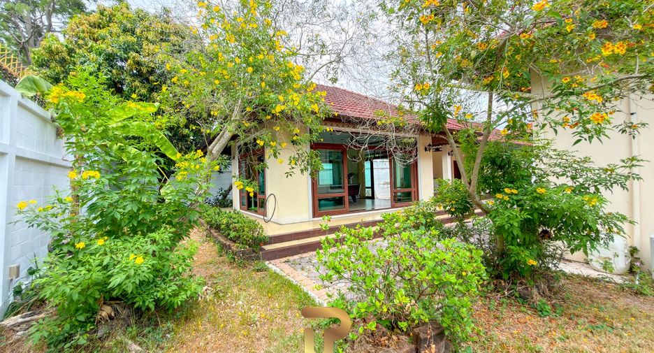 For sale 5 bedrooms villa in East Pattaya, Pattaya