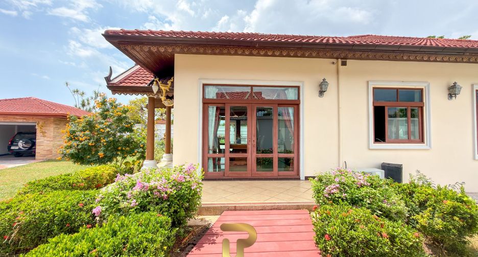 For sale 5 bedrooms villa in East Pattaya, Pattaya