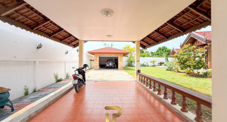 For sale 5 bedrooms villa in East Pattaya, Pattaya