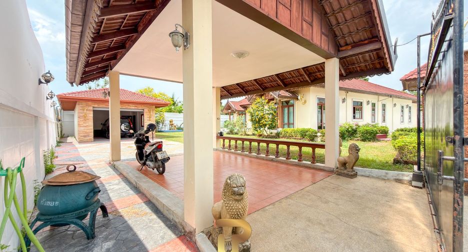 For sale 5 bedrooms villa in East Pattaya, Pattaya