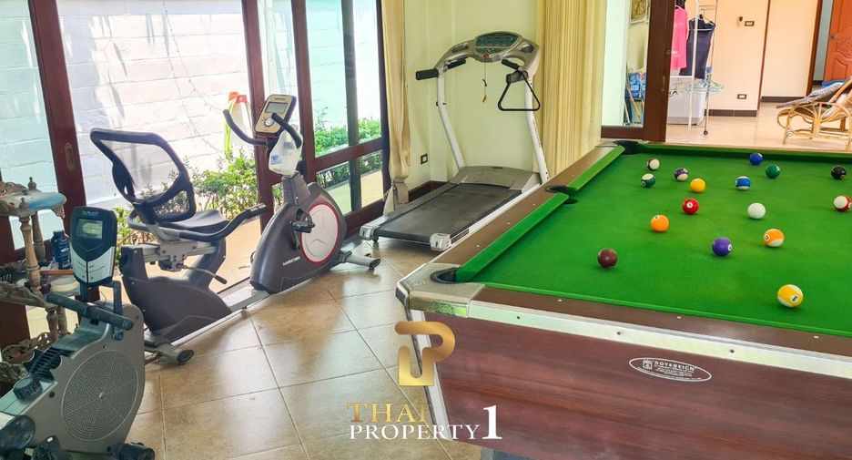 For sale 5 bedrooms villa in East Pattaya, Pattaya