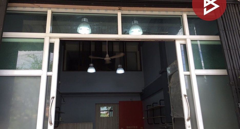 For sale 3 bedrooms retail Space in Bang Bon, Bangkok