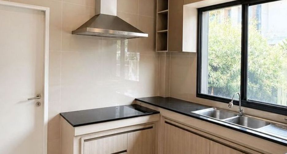 For rent 4 bedrooms house in Bang Sao Thong, Samut Prakan