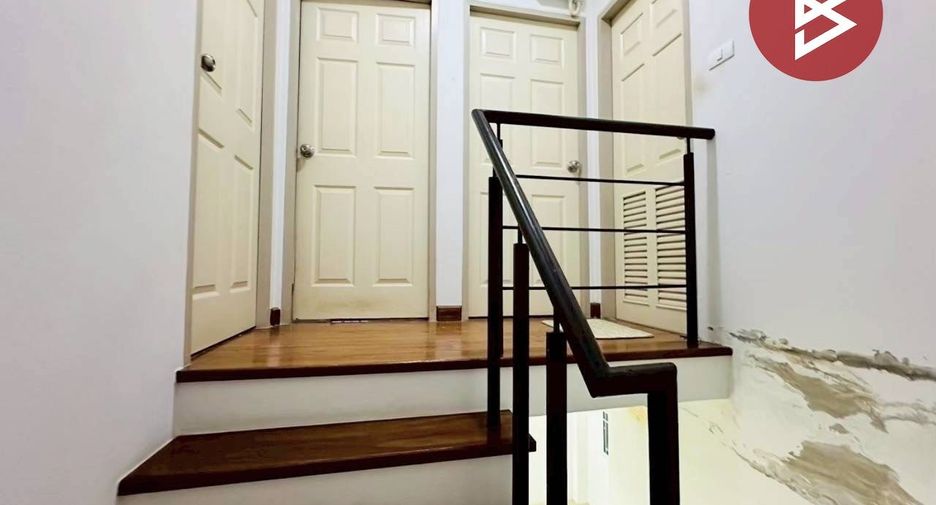 For sale 3 bedrooms townhouse in Mueang Pathum Thani, Pathum Thani