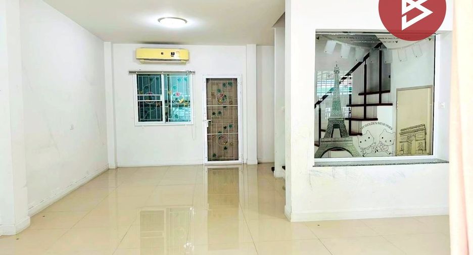 For sale 3 bedrooms townhouse in Mueang Pathum Thani, Pathum Thani