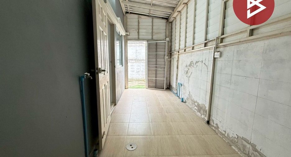 For sale 3 bedrooms townhouse in Mueang Pathum Thani, Pathum Thani