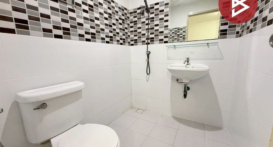 For sale 3 bedrooms townhouse in Mueang Pathum Thani, Pathum Thani