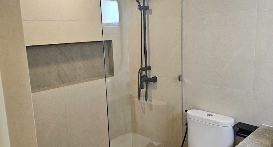 Wohnung zur Miete mit 3 Zimmer in Khlong Toei, Bangkok