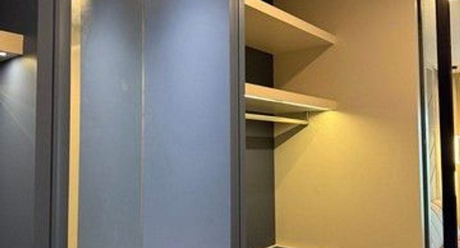 For sale 4 bedrooms house in Thawi Watthana, Bangkok