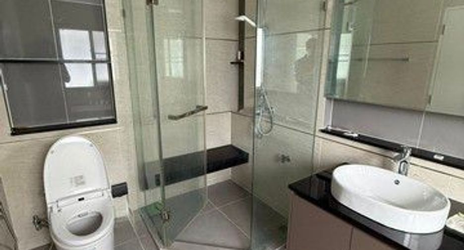 For sale 4 bedrooms house in Thawi Watthana, Bangkok