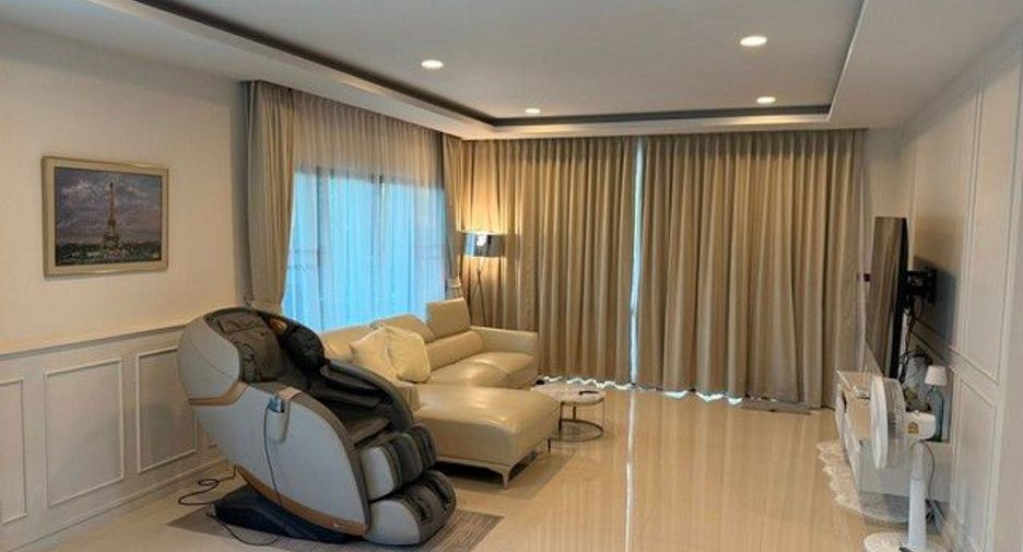 For sale 4 bedrooms house in Thawi Watthana, Bangkok