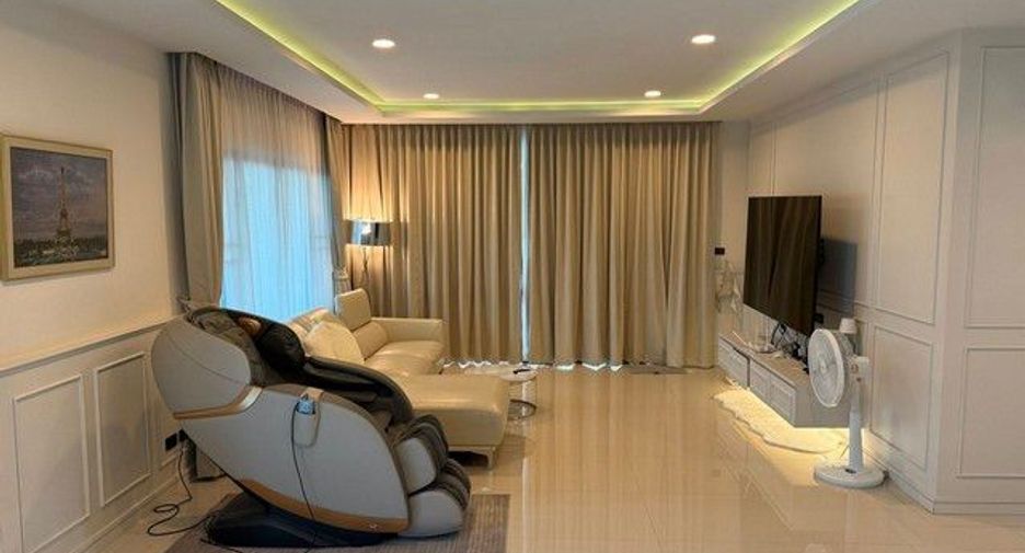 For sale 4 bedrooms house in Thawi Watthana, Bangkok