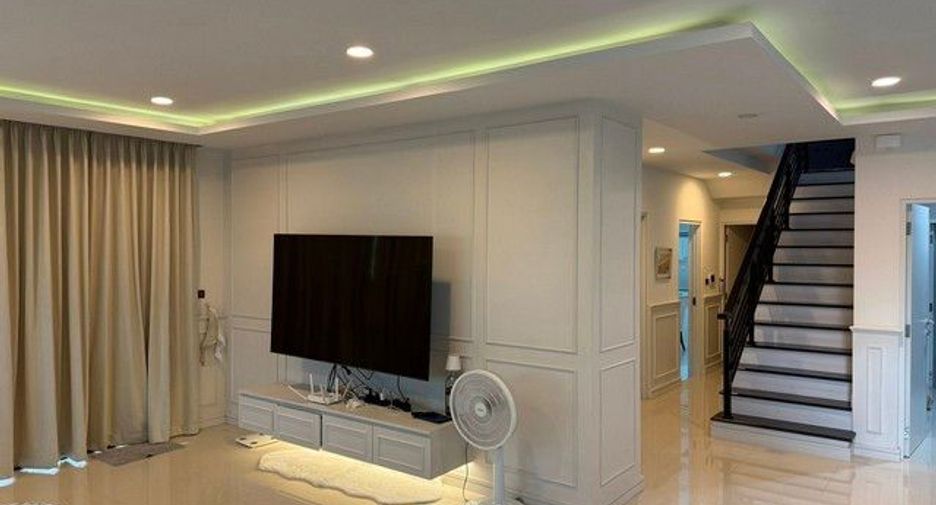 For sale 4 bedrooms house in Thawi Watthana, Bangkok