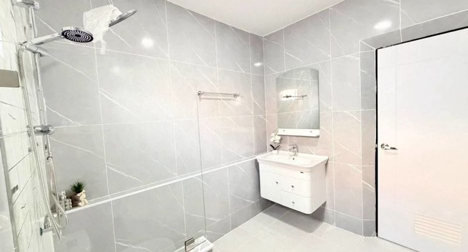 For sale 3 ベッドルーム house in East Pattaya, Pattaya