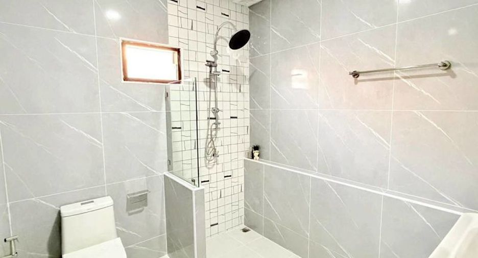 For sale 3 ベッドルーム house in East Pattaya, Pattaya