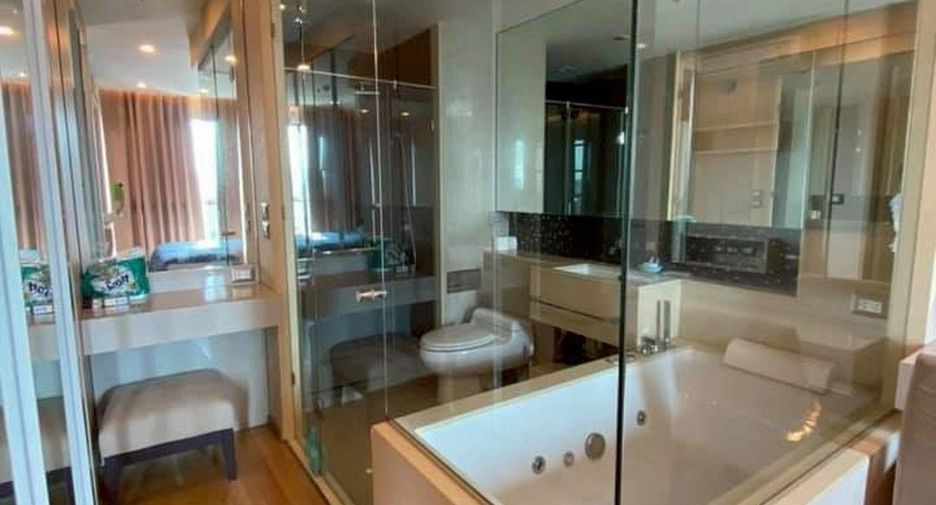 For rent 1 bed condo in Watthana, Bangkok