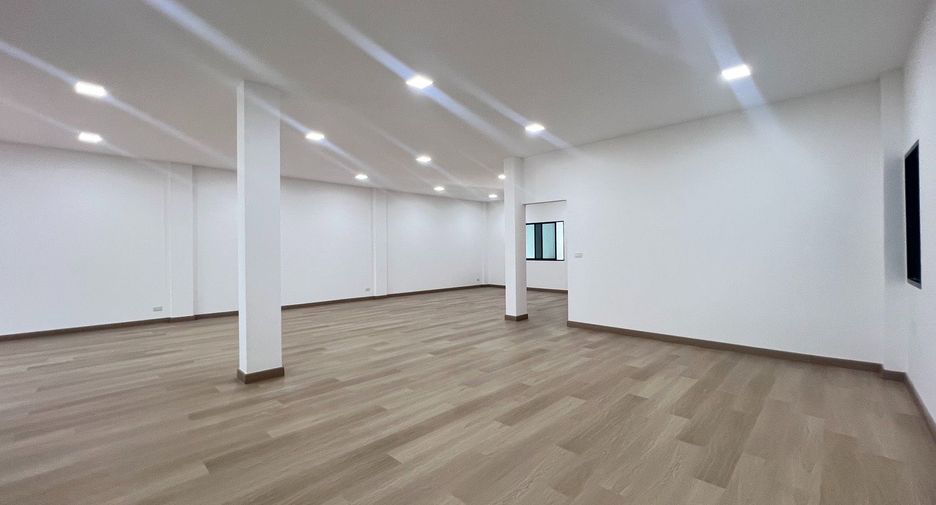 Lagerhaus zur Miete mit 3 Zimmer in Lam Luk Ka, Pathum Thani