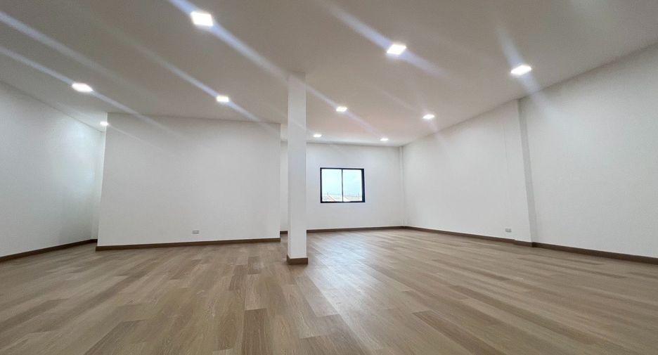 Lagerhaus zur Miete mit 3 Zimmer in Lam Luk Ka, Pathum Thani