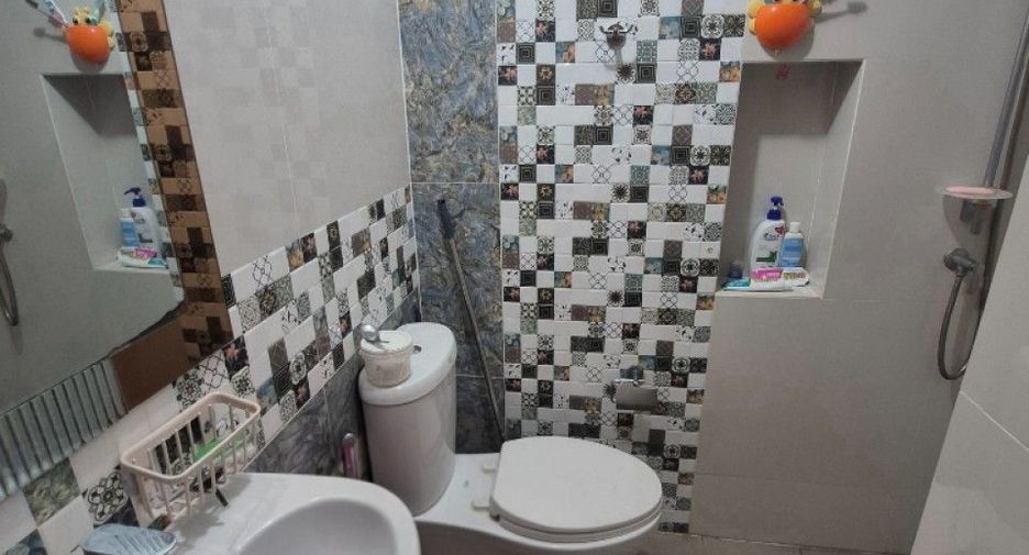 For sale 3 bedrooms townhouse in Thung Khru, Bangkok