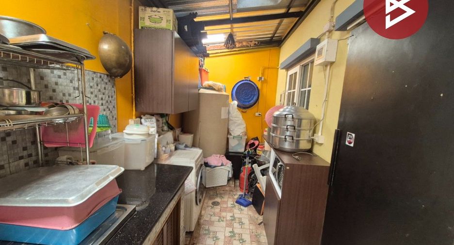 For sale 3 bedrooms townhouse in Thung Khru, Bangkok