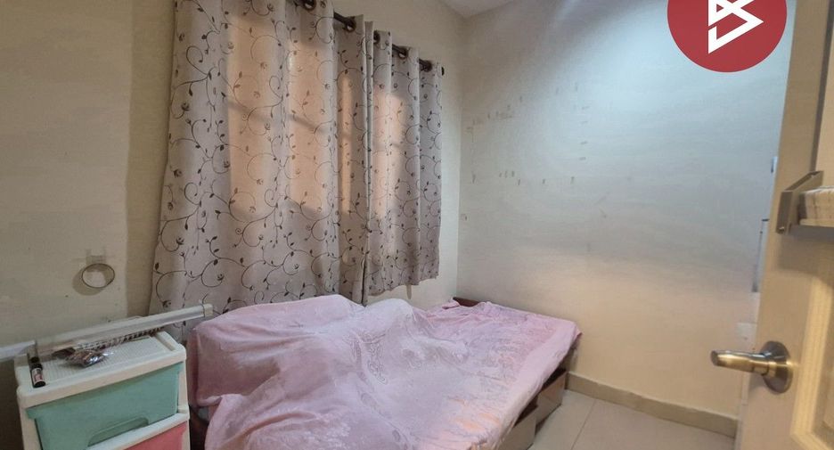 For sale 3 bedrooms townhouse in Thung Khru, Bangkok