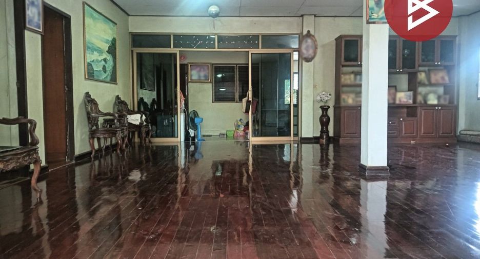 For sale 5 bedrooms house in Ban Pho, Chachoengsao