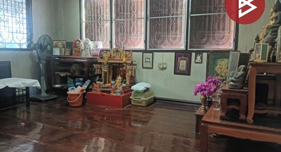 For sale 5 bedrooms house in Ban Pho, Chachoengsao