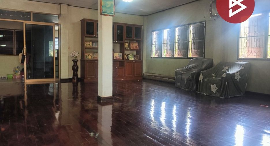 For sale 5 bedrooms house in Ban Pho, Chachoengsao
