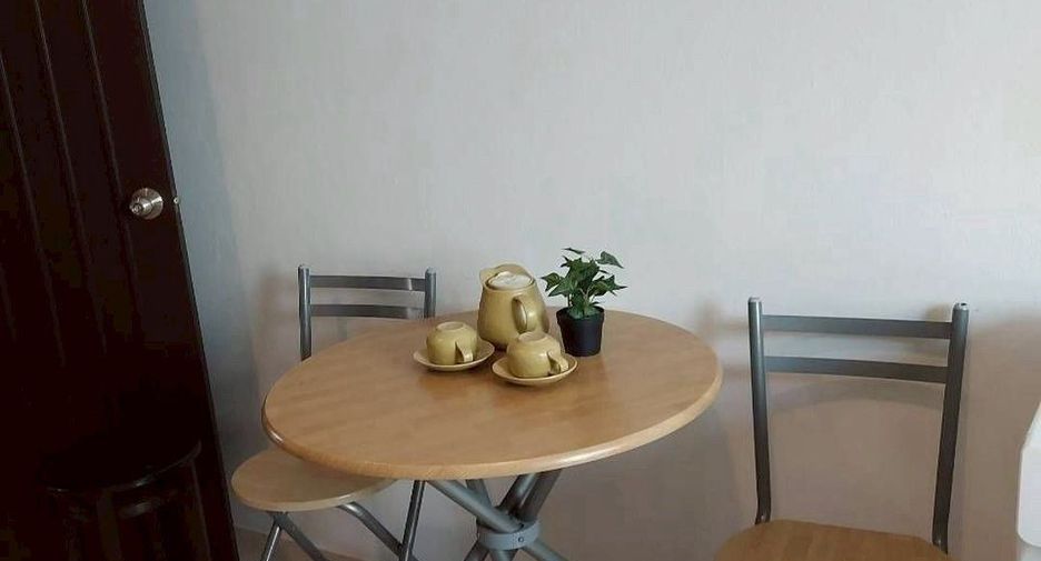 For rent 3 bedrooms condo in Sathon, Bangkok