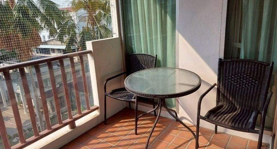For rent 3 bedrooms condo in Sathon, Bangkok