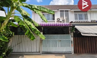 Casa adosada en venta de 3 habitaciones en Sam Phran, Nakhon Pathom