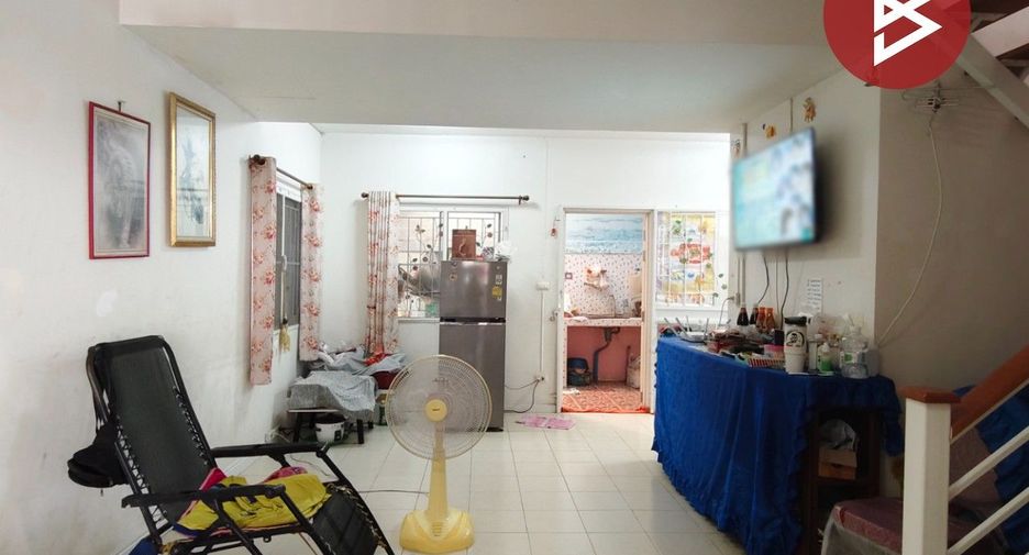For sale 3 bedrooms townhouse in Sam Phran, Nakhon Pathom