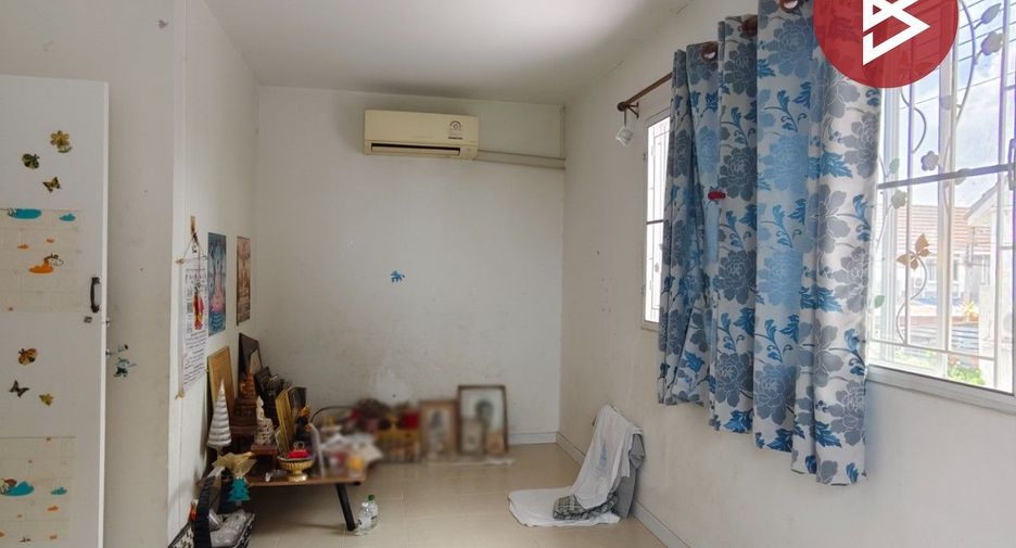 For sale 3 bedrooms townhouse in Sam Phran, Nakhon Pathom