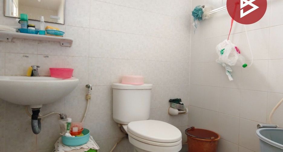 For sale 3 bedrooms townhouse in Sam Phran, Nakhon Pathom