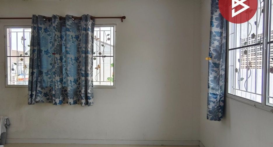For sale 3 bedrooms townhouse in Sam Phran, Nakhon Pathom