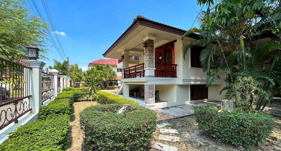 For rent 3 bedrooms house in Mueang Chiang Mai, Chiang Mai