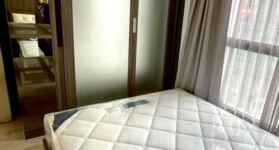 For rent 2 bedrooms condo in Huai Khwang, Bangkok