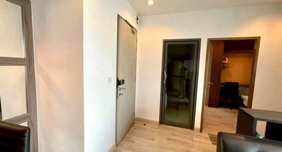 For rent 2 bedrooms condo in Huai Khwang, Bangkok