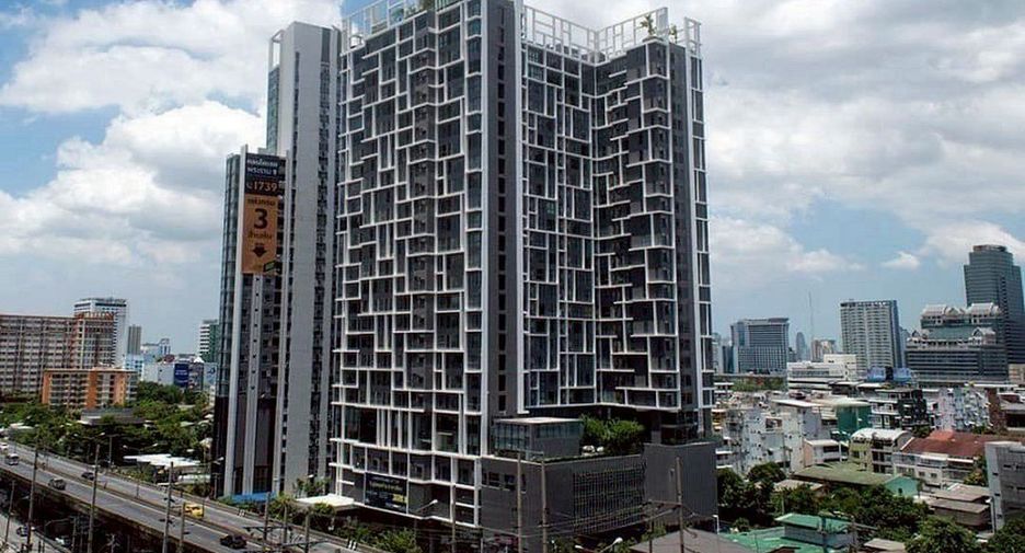 For rent 2 bedrooms condo in Huai Khwang, Bangkok