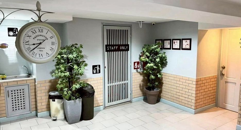 For sale 4 bedrooms retail Space in Pathum Wan, Bangkok