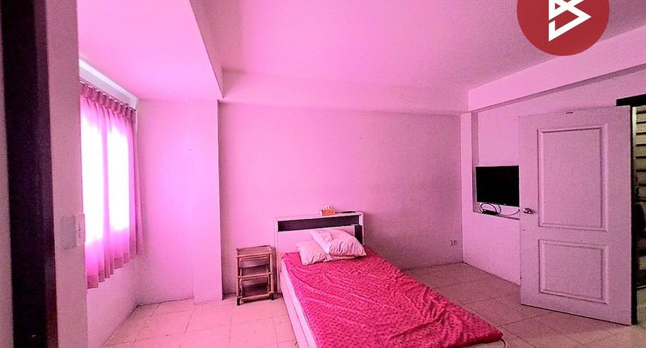 Local comercial en venta de 8 habitaciones en Mueang Chon Buri, Chonburi