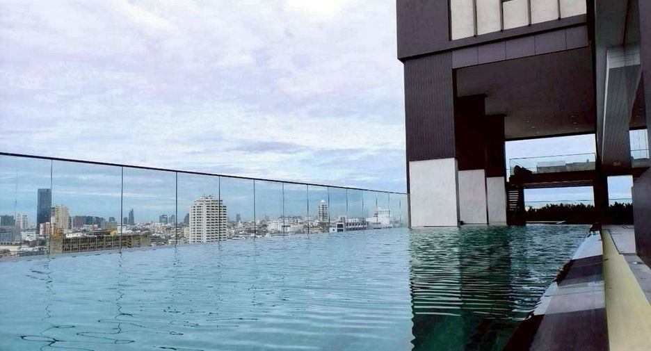 For rent 2 bedrooms condo in Pathum Wan, Bangkok